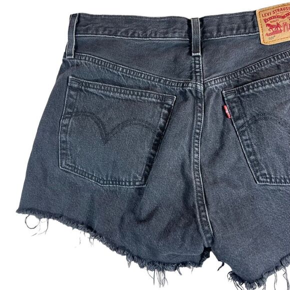 Levi’s Black Cut Off Distressed Frayed Hem Cut Off Shorts - Picture 8 of 9